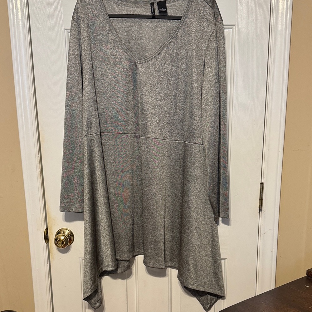 New Directions Women’s Metallic Silver‎ Long Sleeve V-Neck Tunic Size 3X